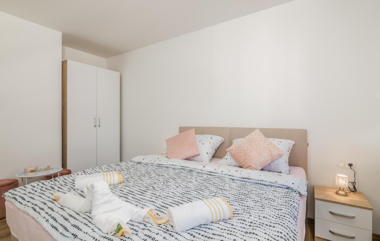 Apartments Sunrise Krk Кърк Екстериор снимка