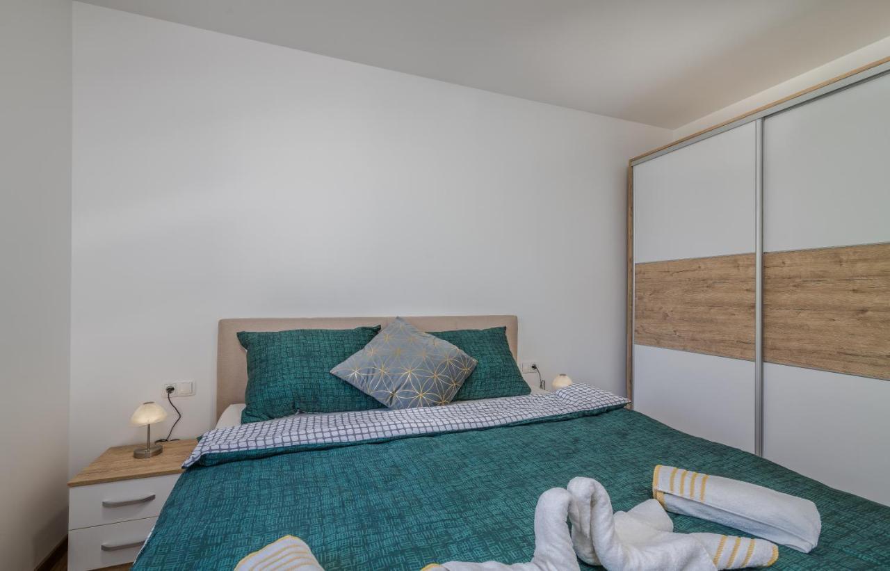 Apartments Sunrise Krk Кърк Екстериор снимка