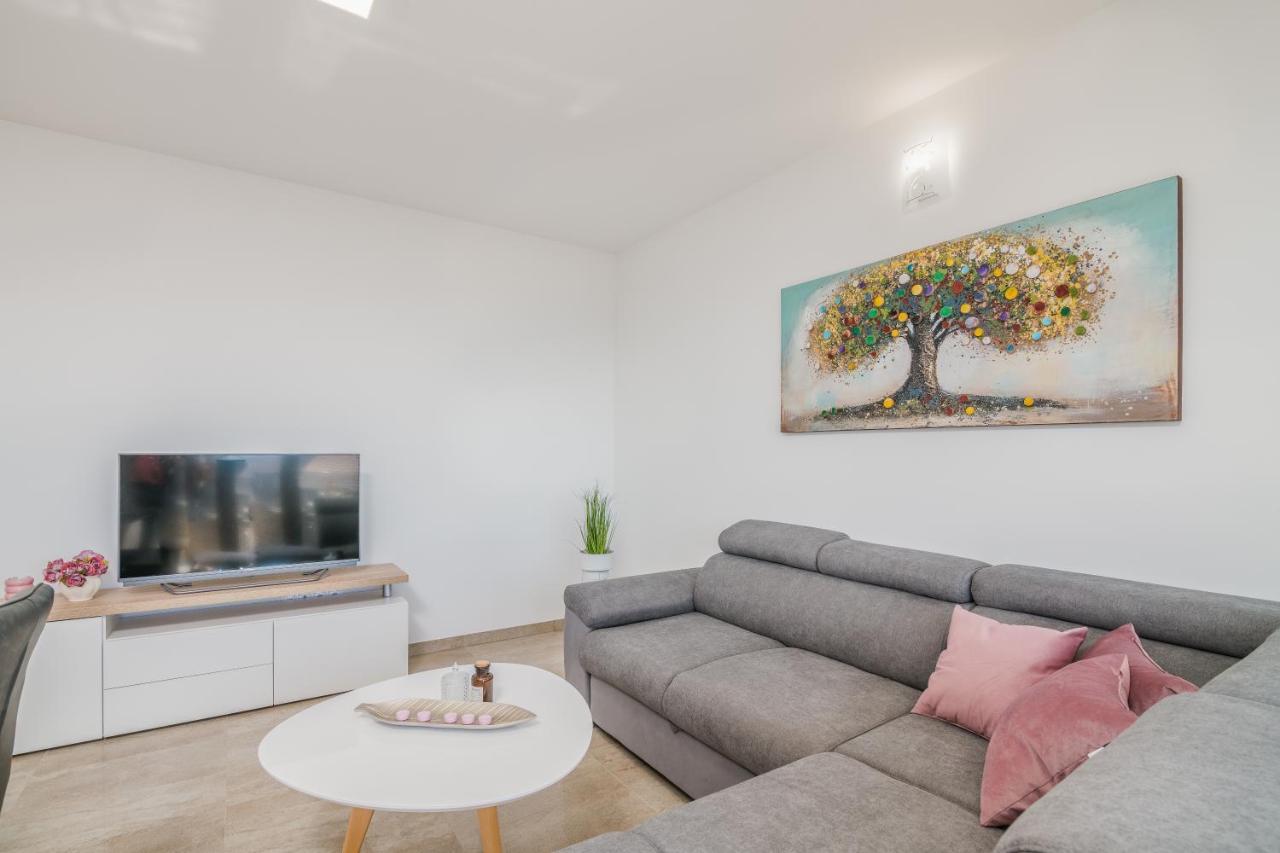 Apartments Sunrise Krk Кърк Екстериор снимка